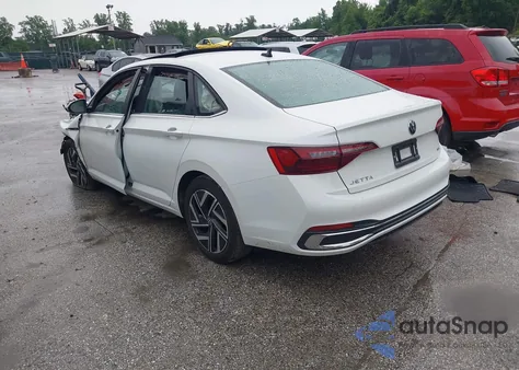 2024 Volkswagen Jetta 1.5T Sel z USA, uszkodzony, nr VIN 3VWGM7BUXRM082130